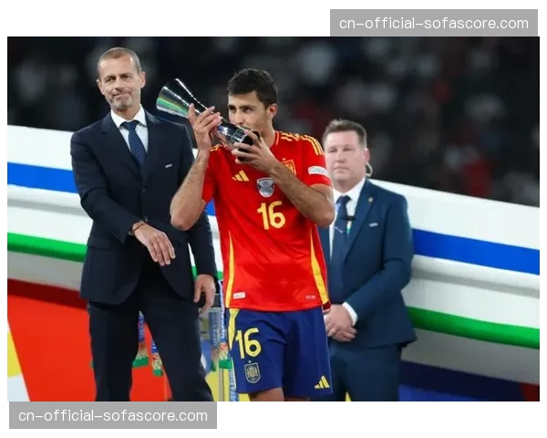 维尼修斯独家专访：谈及对阵曼城的动力与在金球奖竞争中的心态